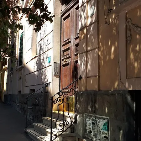 Διαμέρισμα S Peter Nicolo' Iii *